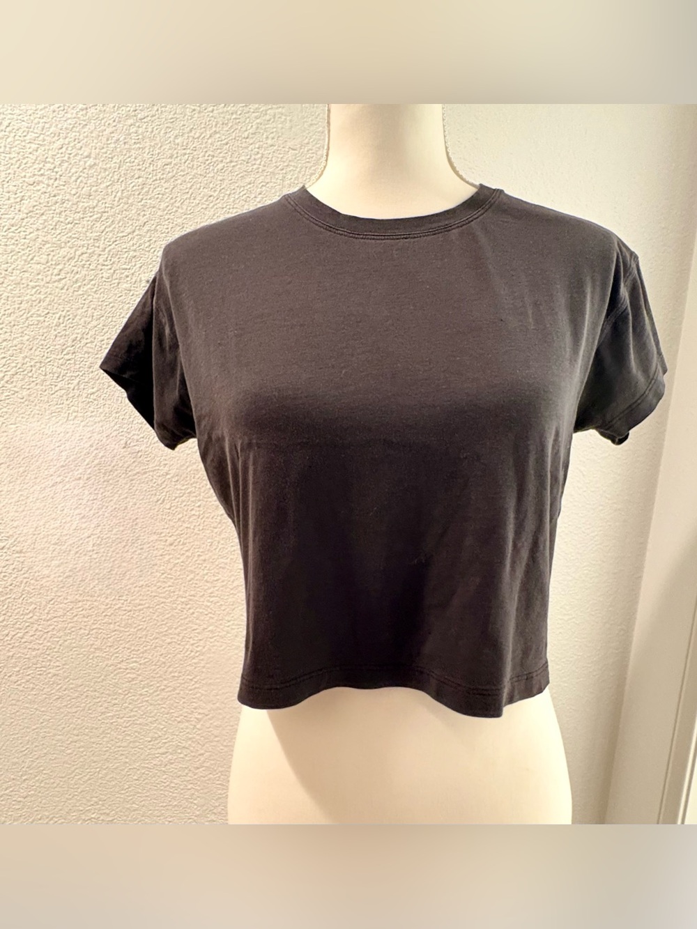 Lululemon Cates Tee Boxy Crop T-Shirt Relaxed Fit Short Sleeve - Black